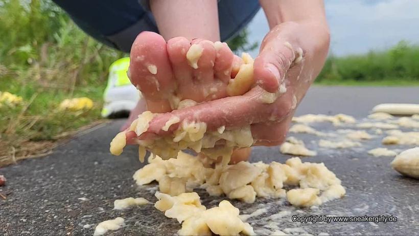 Cover Bananas Are Crushed With Buffalo - Girls in sexy Sneakers