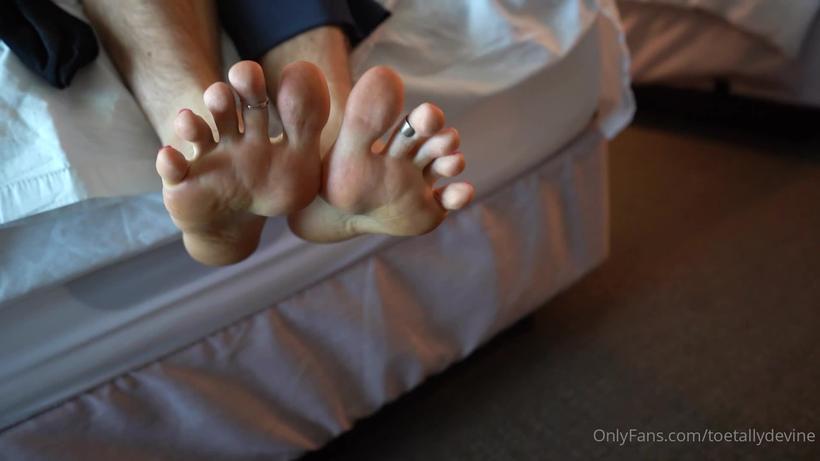 Cover Toetallydevine Wolfpause Taking His Long Toes Out Of His Loafers - OnlyFans