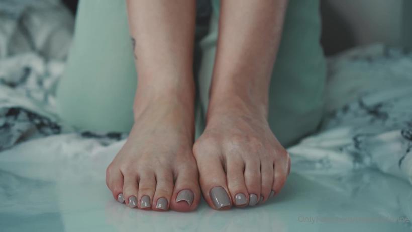Cover Toetallydevine Time To Enjoy This Grey Pedicure Fully - OnlyFans