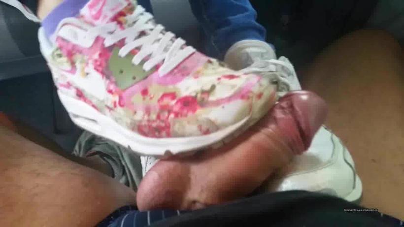 Cover Two Girls Cock Trample With Her Cute Nike Airmax And Happy End Over Her Shoes - Girls in sexy Sneakers