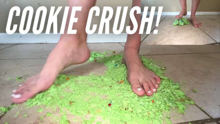 Cover Ivys Feet - Food Crush Fetish Cookie Smash With Feet - ManyVids