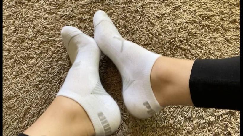 Cover Ivys Feet - Socks Fetish |Carpet Asmr Athletic Socks - ManyVids