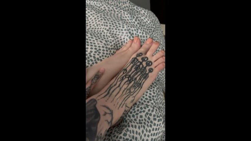 Cover Blazed Brat - Feet Tease, Long Toenails - ManyVids