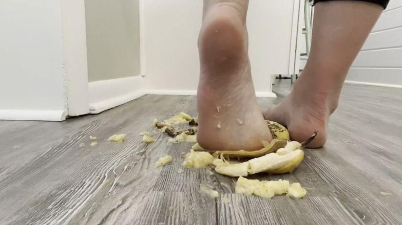 Cover Ivys Feet - Banana Smash - Food Crush With Feet - ManyVids