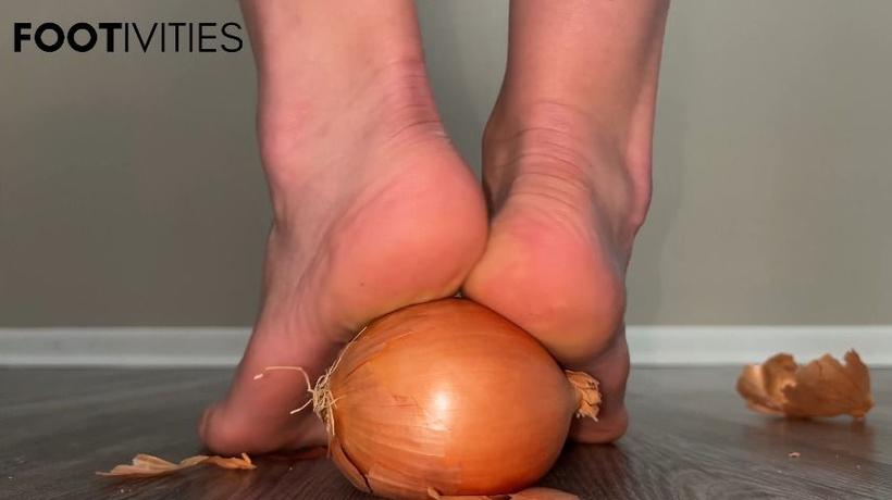 Cover Ivys Feet - Foot Crush Onion 4K Feet Video Pov - ManyVids