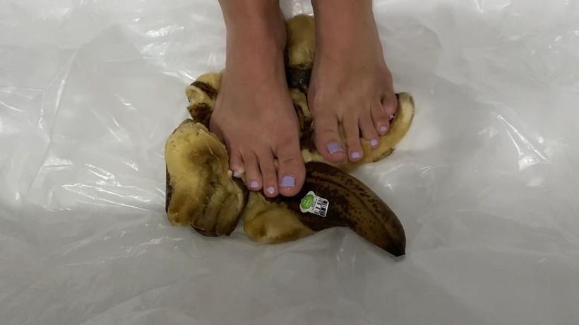 Cover Ivys Feet - 1St Banana Splosh Foot Soft Food Crush - ManyVids
