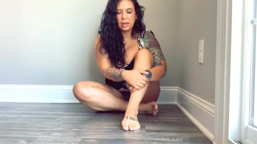 Cover Drea_xoxo - Tinies Worship Giantess' Feet - ManyVids