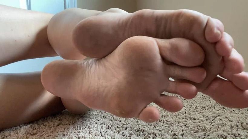 Cover Ivys Feet - Teasing You Before Washing My Dirty Feet - ManyVids