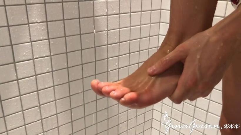 Cover Gina Gerson - Wet Feet And More - ManyVids