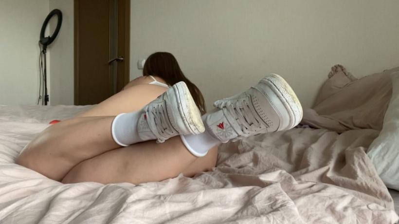 Cover wow_adele - Dirty Reebok Sneaker Worship - ManyVids