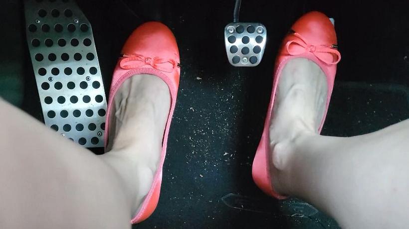 Cover Goddess Vanessa - Coral Satin Flats On Pedals - ManyVids