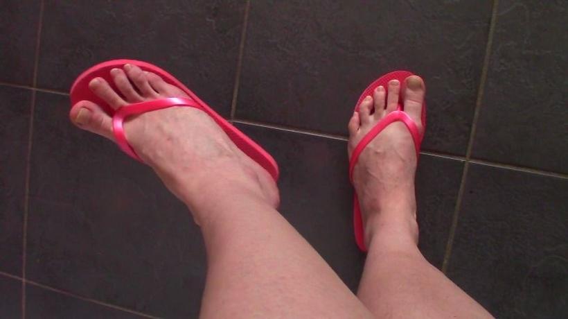 Cover Goddess Vanessa - Lick My Flip Flop Toes - ManyVids