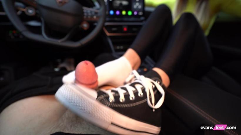 Cover She Did A Shoejob In Her Converse In My Car - 4K - EvansFeet