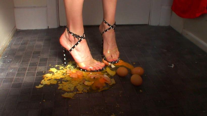 Cover Goddess Vanessa - Eggs Vs Heels - ManyVids