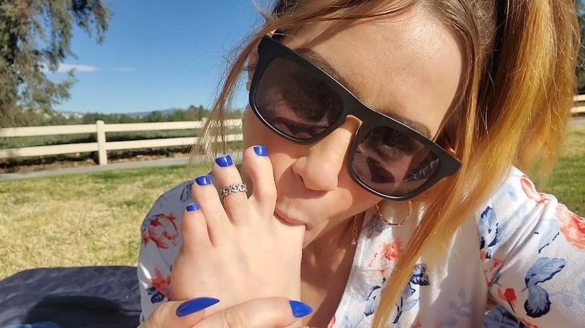Cover Aderes Quin - Public Park Self Worship - ManyVids