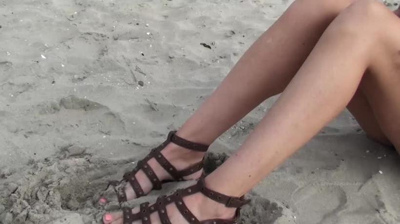 Cover Custom Fetish - Madison'S Jean Shorts And Roman Sandals - ManyVids