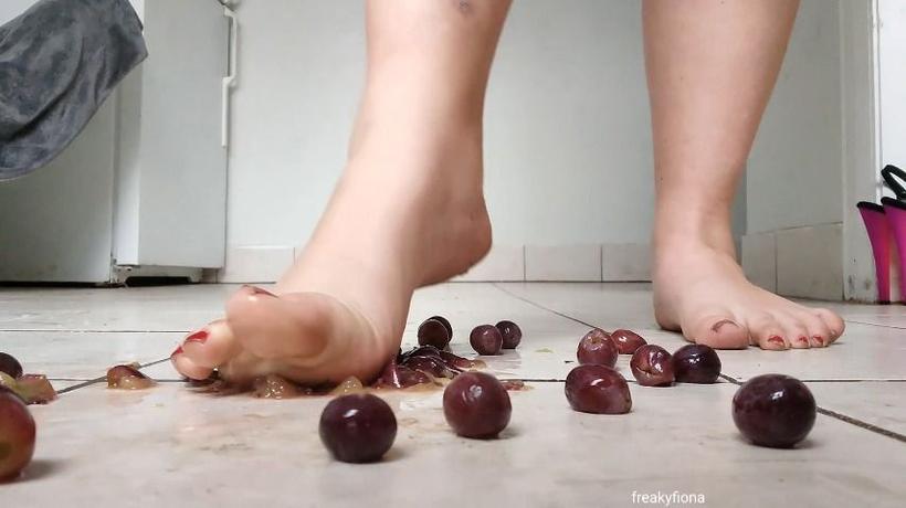 Cover FreakyFiona - Deleting Soon Stomping Grapes With My Feet - ManyVids