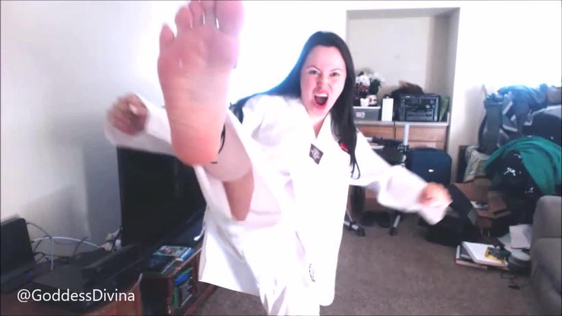 Cover PrincessDi - Karate Feet Kick - ManyVids