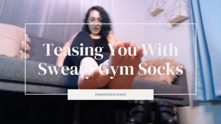 Cover saradoesscience - Teasing You With Sweaty Gym Socks - ManyVids