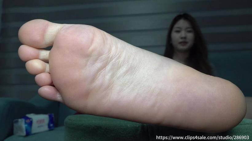 Cover Close-Up Of Xiuting'S Smooth And Sexy Soles - aapary