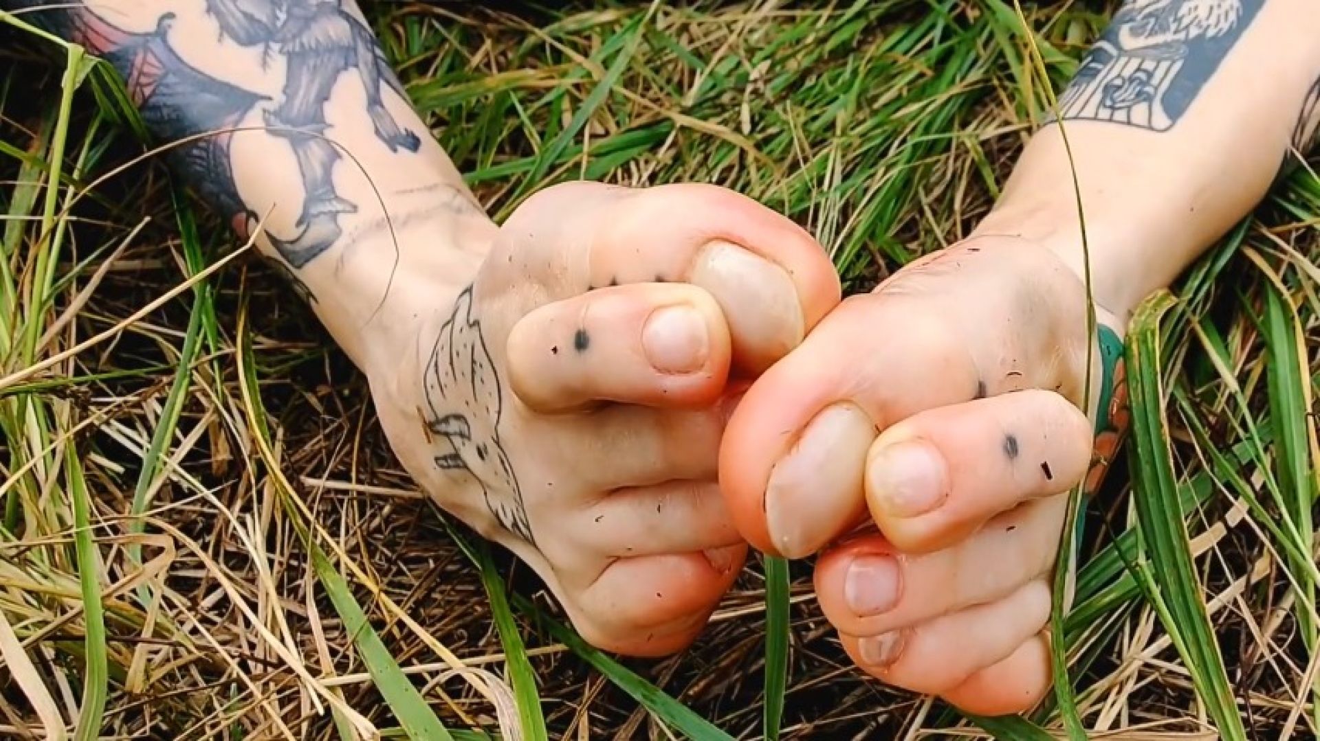 Cover bestfootjobs - OUTDOOR OVERLAPPED TOES - ManyVids