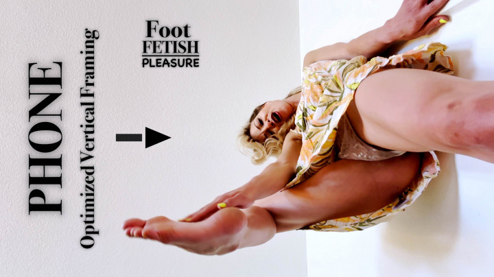 Cover MissDaisyDiamond - Eat My Feet, Foot Slave - Vertical Phone Version - ManyVids