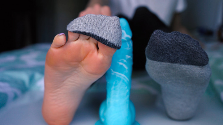 Cover Imilia Audley - Stinky Feet FJ - ManyVids