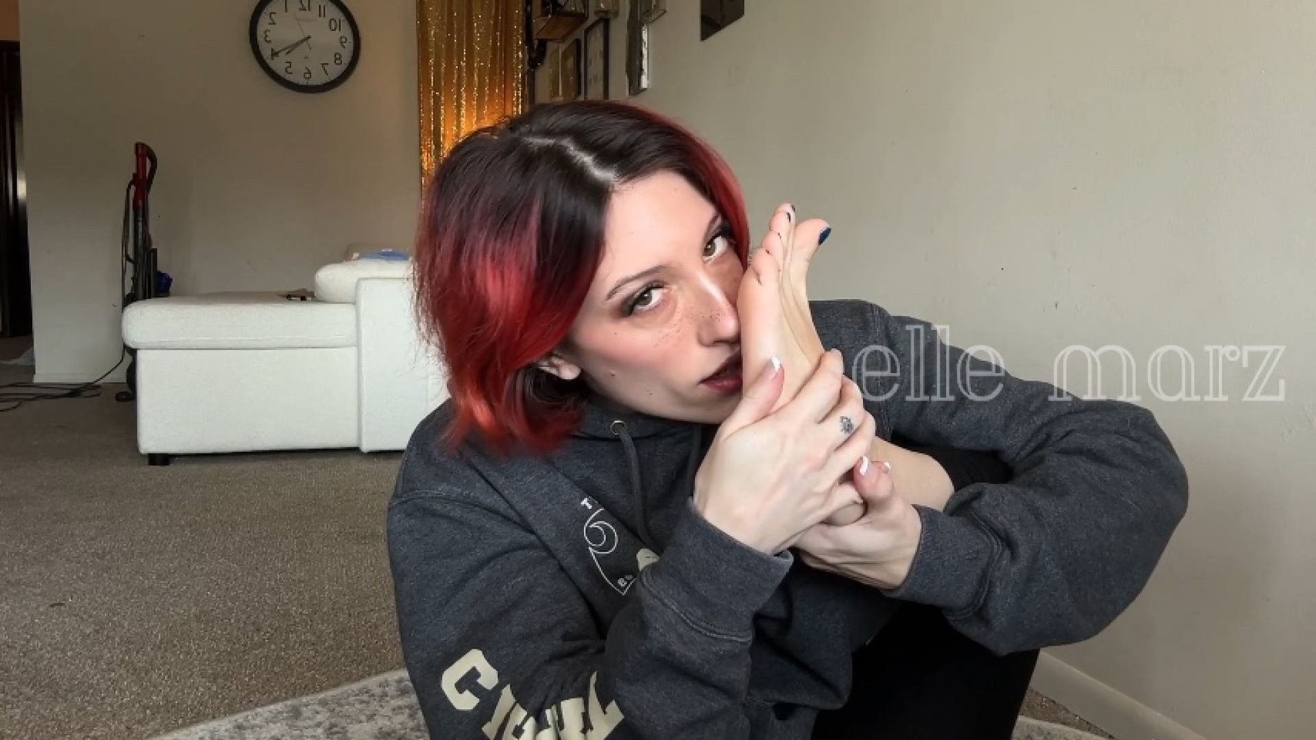 Cover Elle Marz - Self stinky foot worship joi - ManyVids