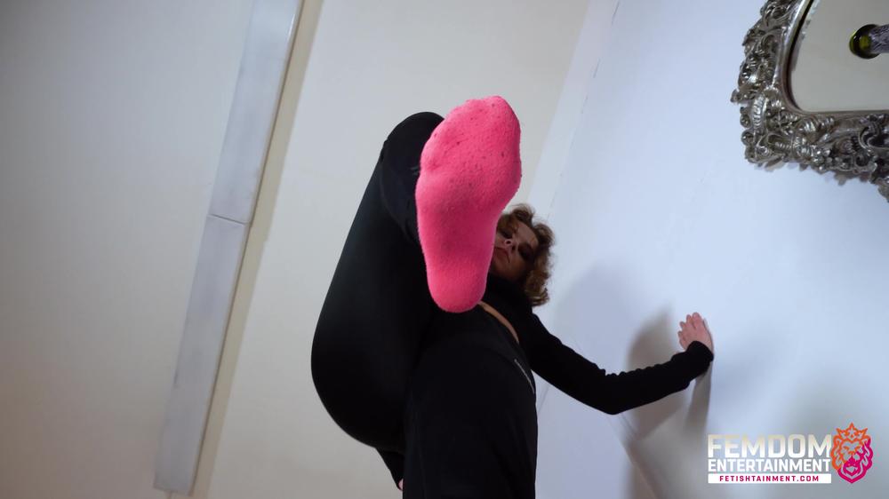 Cover I'Ll Stand In Your Face With Stinky Socks! ( Sock Trampling Pov With Miss Kinga ) - 4K Uhd Mp4 - FEMDOMSQUAD Video Store