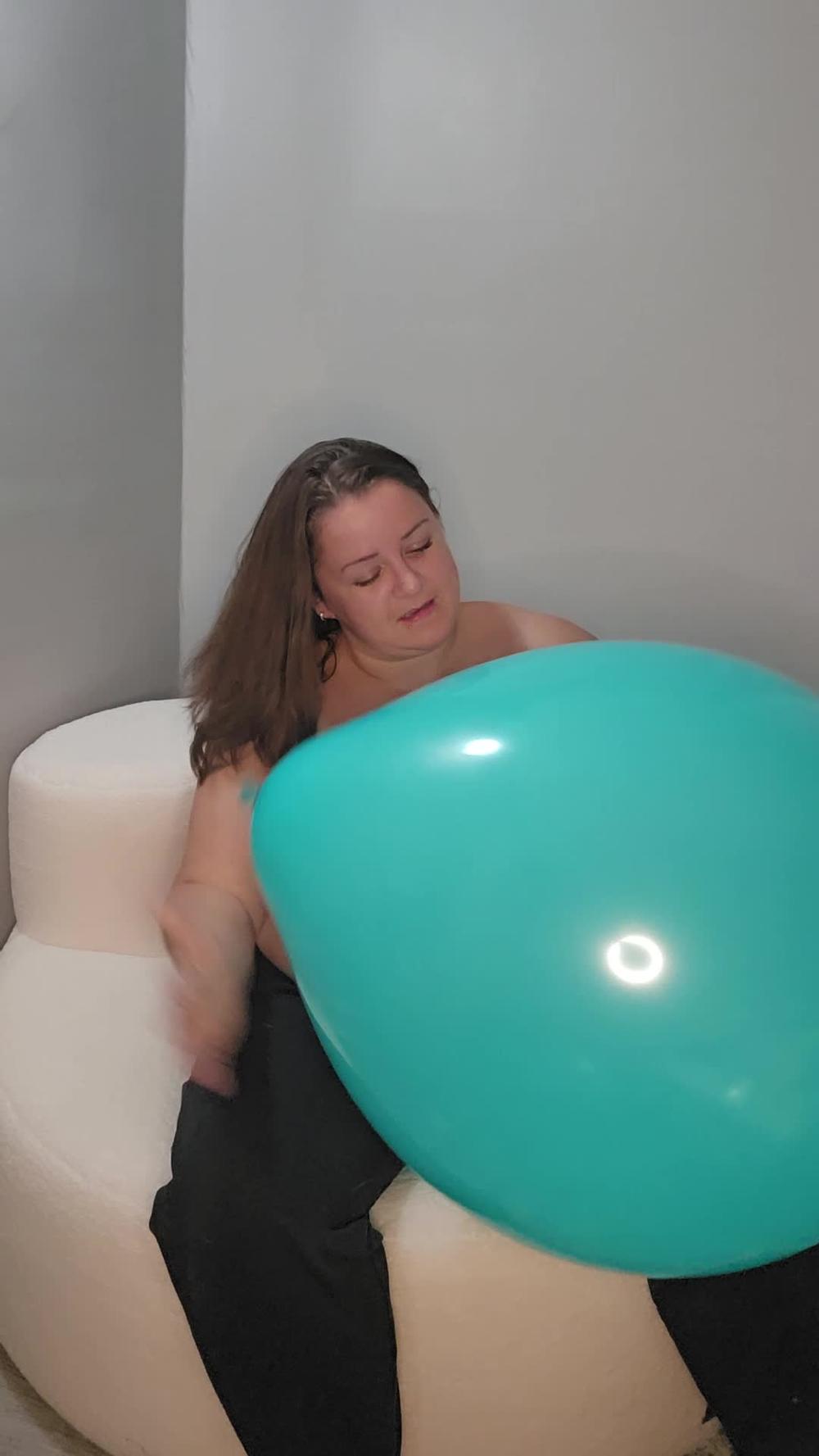 Cover Topless Bounce To Pop Many 18" - KnottyJill