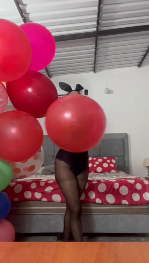 Cover Blow 2 Pop 16 Inch With Bunny Costume - MulberryFeijoaBalloons