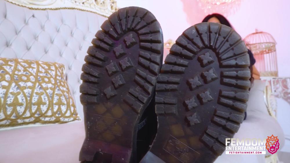 Cover Lick My Doc Martens Boots Clean ( Boot Fetish With Mistress Jessica ) - 4K Uhd Mp4 - FEMDOMSQUAD Video Store