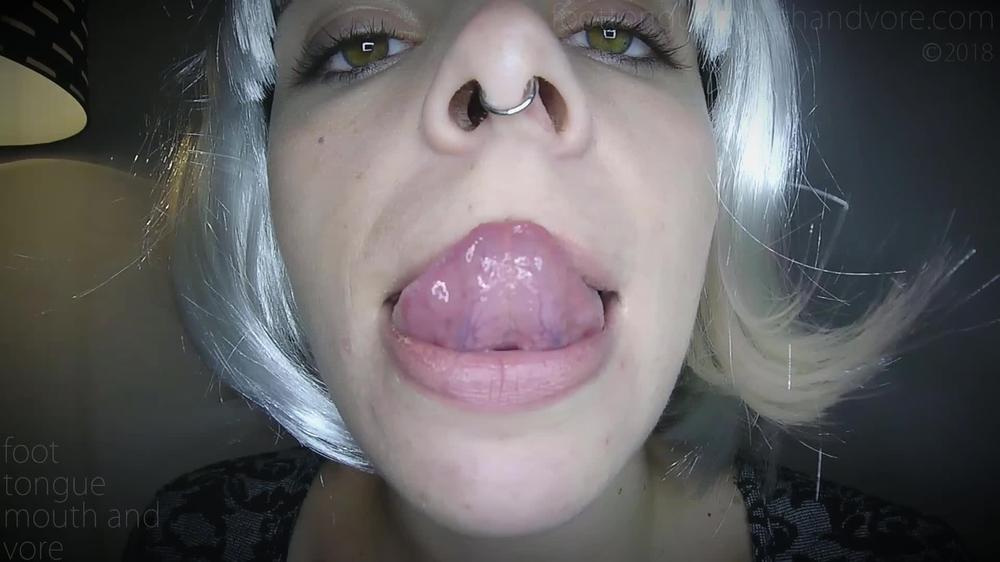 Cover She-Devil Quick Snack (60 Fps) - Foot Tongue Mouth and Vore