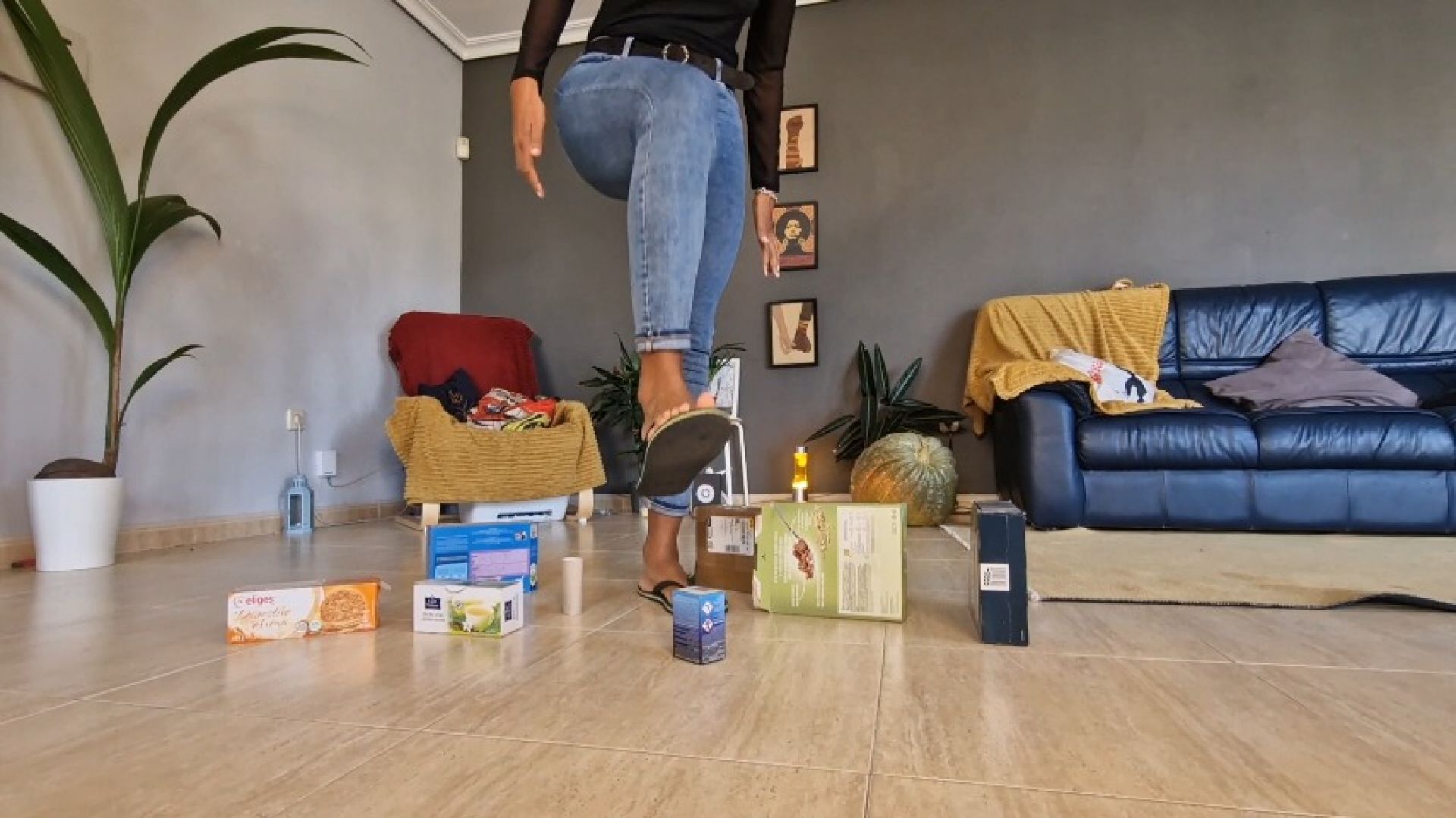 Cover GoldenLace - Box City gets flattened - ManyVids