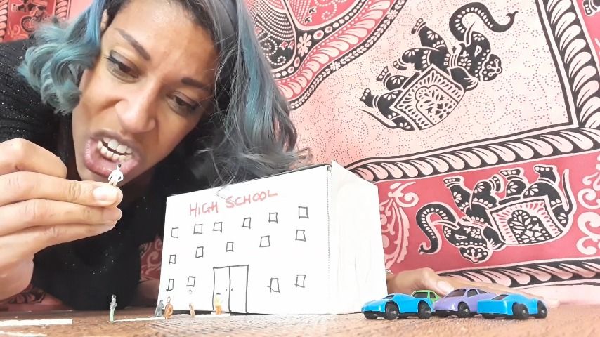 Cover GoldenLace - Unhappy , posh step-mom destroys Tom´s school - ManyVids