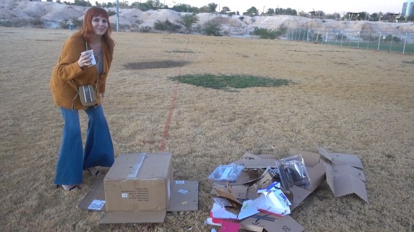 Cover EnigmaMGF - Stomping on Boxes in Heels - ManyVids