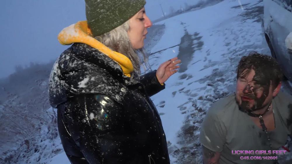 Cover Jane And Rada - Snowfall, Fresh Air And Stupid Idiot For Humiliation! (Hd) - LICKING GIRLS FEET