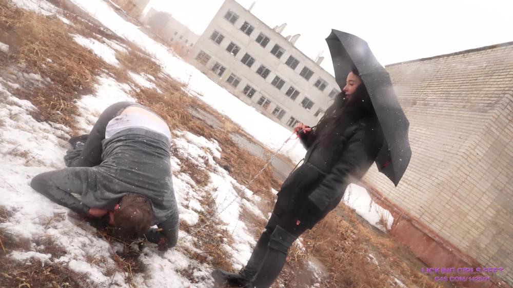 Cover Rada - Snowfall Is A Great Time For A Walk In The Fresh Air (4K) - SERVANTS FOR GIRLS